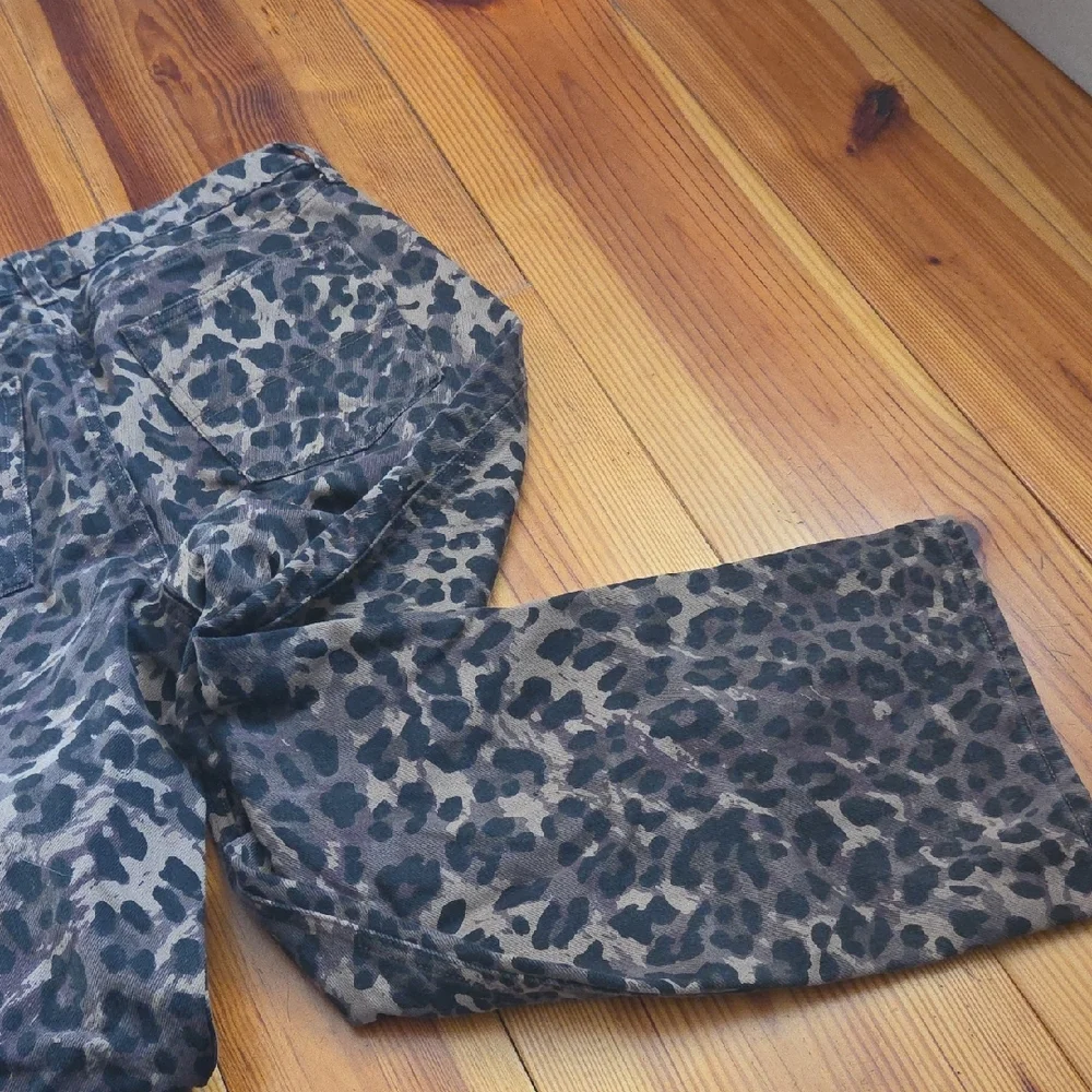 NWT Abercrombie & Fitch Brown Leopard Print Slouchy Jeans - Picture 6 of 6